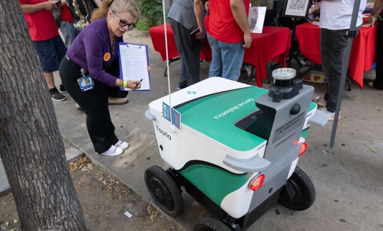 15 Bucks a Signature: The Crisis of Money in US Politics Is Worsening