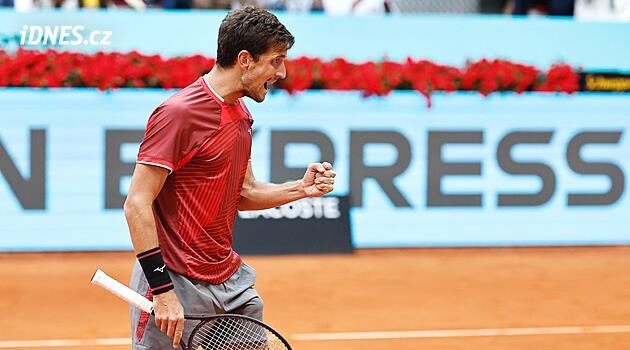 Prohrál poslední míč, přesto postoupil. Teď Kopřiva vyzve mladého supertalenta