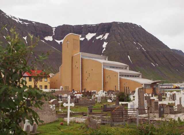 Ísafjarðarkirkja fékk styrk úr æskulýðssjóði – samtal, forvarnir og leiðtogaþjálfun