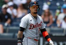 Tigers’ Javier Baez leaves Braves game with leg injury