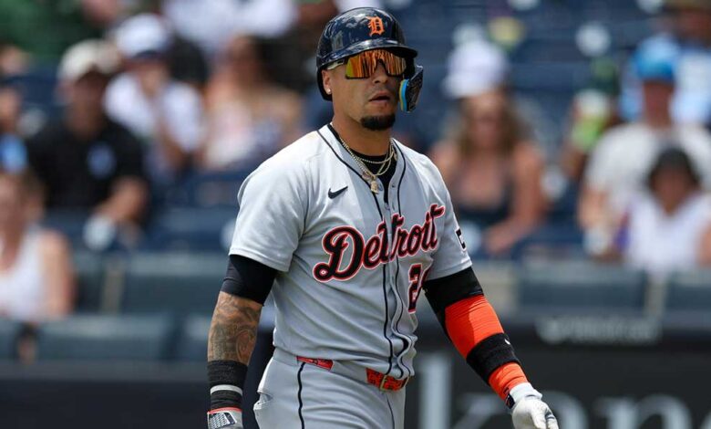 Tigers’ Javier Baez leaves Braves game with leg injury