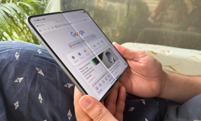 Pixel 11 Pro Fold wallpaper leak: animated dark & light previews