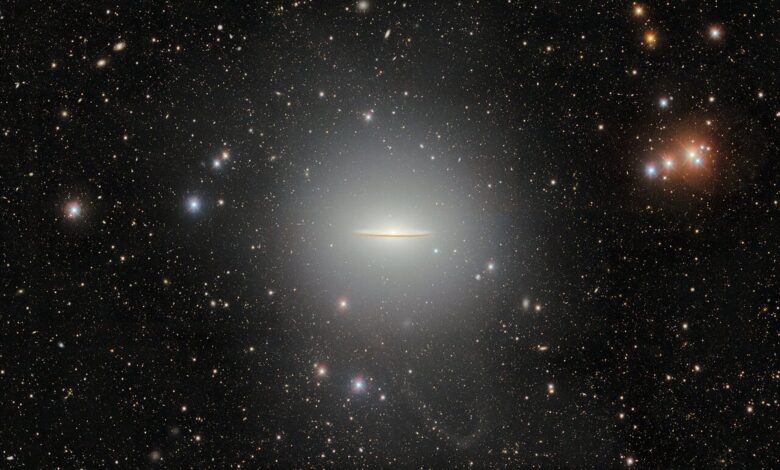 Sombrero Galaxy halo revealed in 570-megapixel images