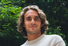 Love on Tour: Tsitsipas Finds Strength Beyond the Baseline – tovima.com