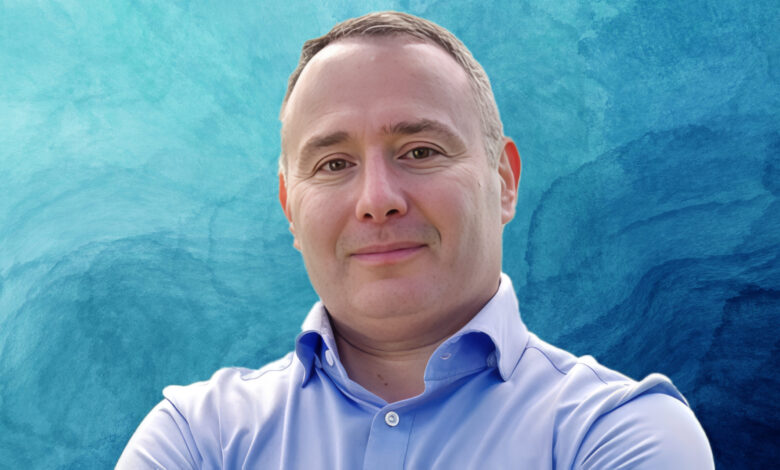 Alex Vindman launches Florida tour with “Cut Costs & Crush Corruption” pitch