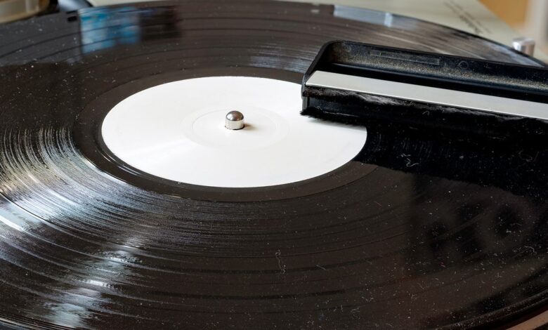 How to Clean Vinyl Records (2026): Vacuum vs Ultrasonic
