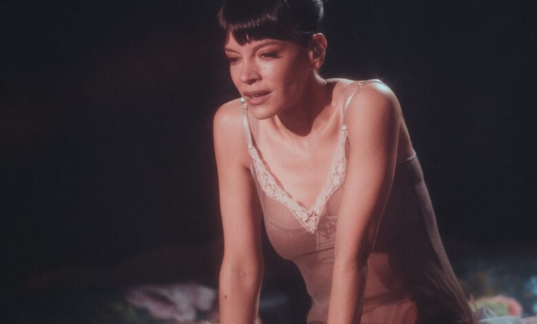 Lily Allen Brings “West End Girl” to Orpheum in Synth-Pop Operetta