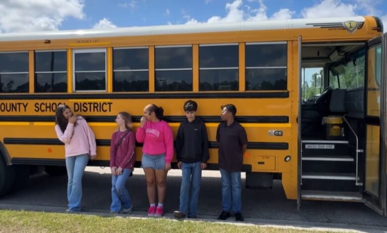 Middle schoolers stop runaway bus after driver passed out