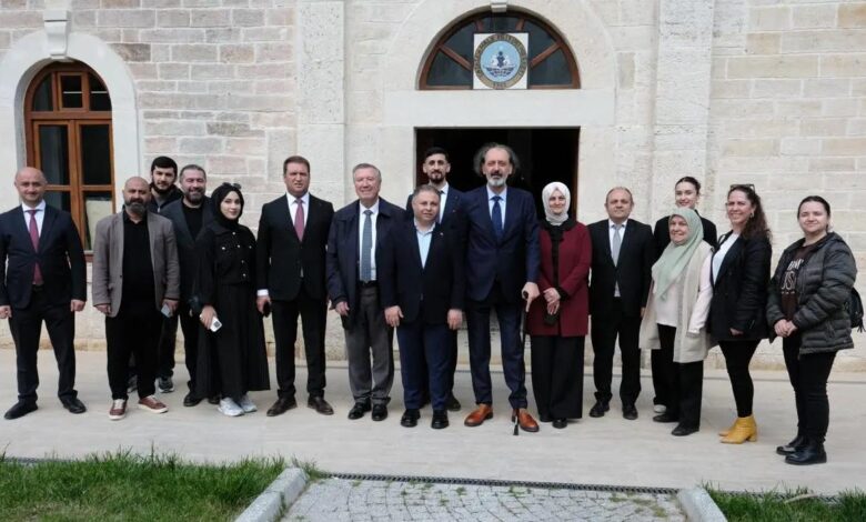 AK Parti vekilleri sahada: İstanbul’un talepleri yerinde dinleniyor