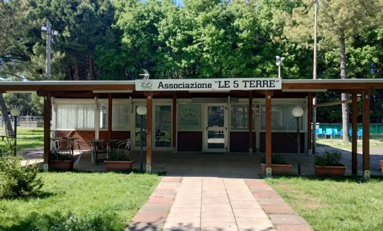 Riccione, riapre “Le 5 Terre”: festa e burraco domenica 26 alle 17