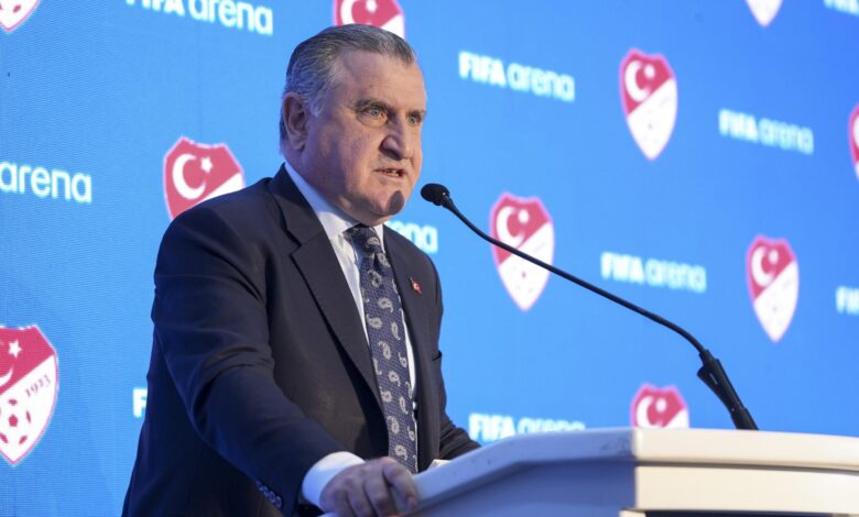 Bakan Bak’tan Şampiyonlukları Garantileyen Kulüplere Tebrik Mesajı