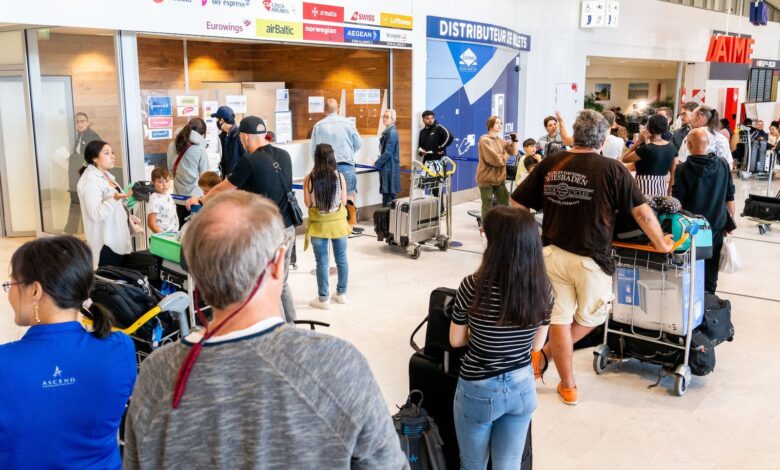 EES digital border rollout blamed for delays and missed flights