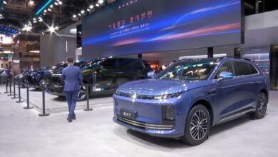 V Číně se koná největší autosalon: ukazuje přes 1400 aut