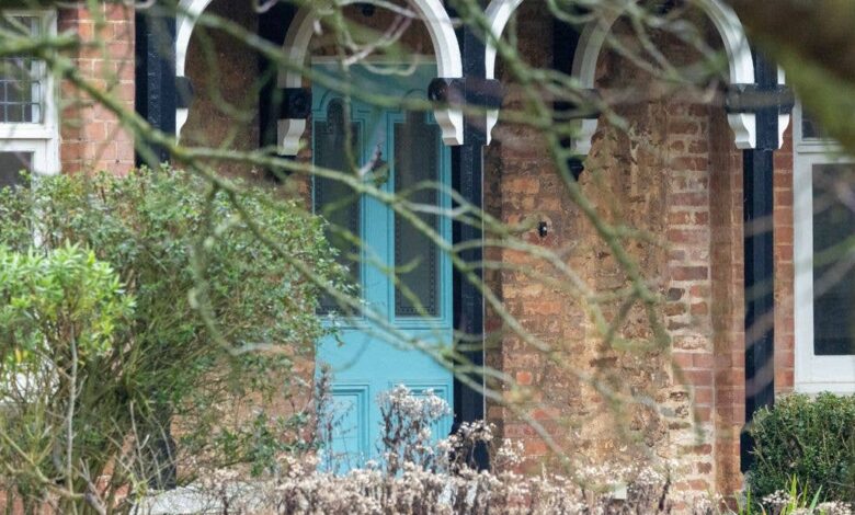 Andrew Mountbatten-Windsor’s light blue door: what it says about “commoner” status