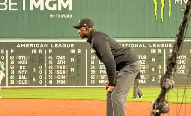 Árbitros dominicanos en las Grandes Ligas: un camino de ascenso y superación