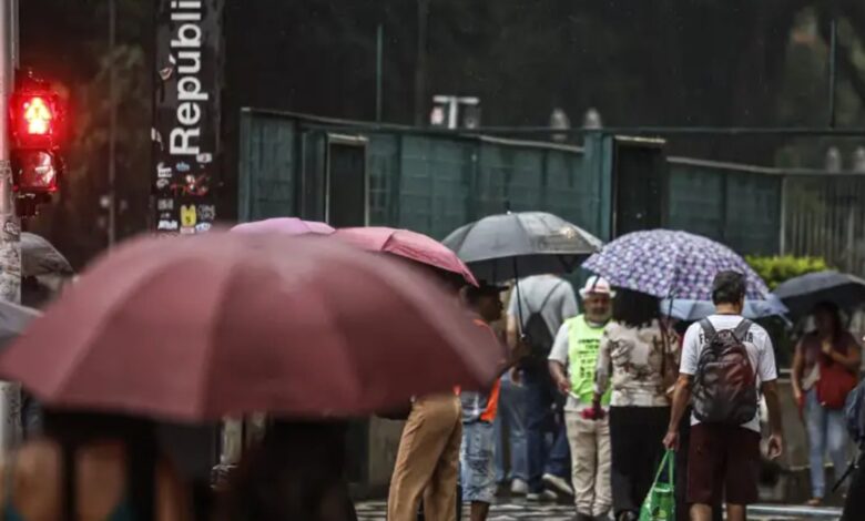 Frente fria e ciclone mudam o tempo no último fim de semana de abril