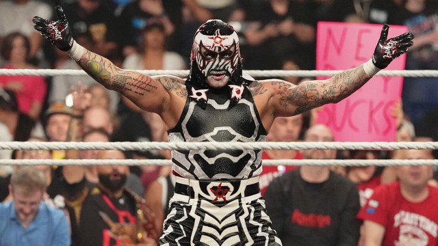 Mortal Kombat Entrance Lights Up WrestleMania 42 as Penta Defends