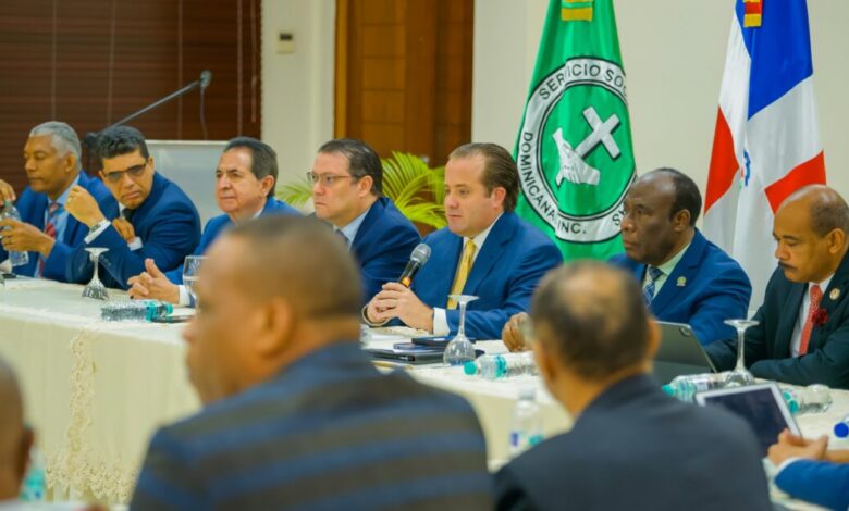 Gobierno dialoga con iglesias ante crisis global