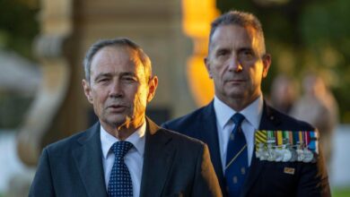 WA Premier Roger Cook blasts Anzac Day hecklers at Kings Park dawn service