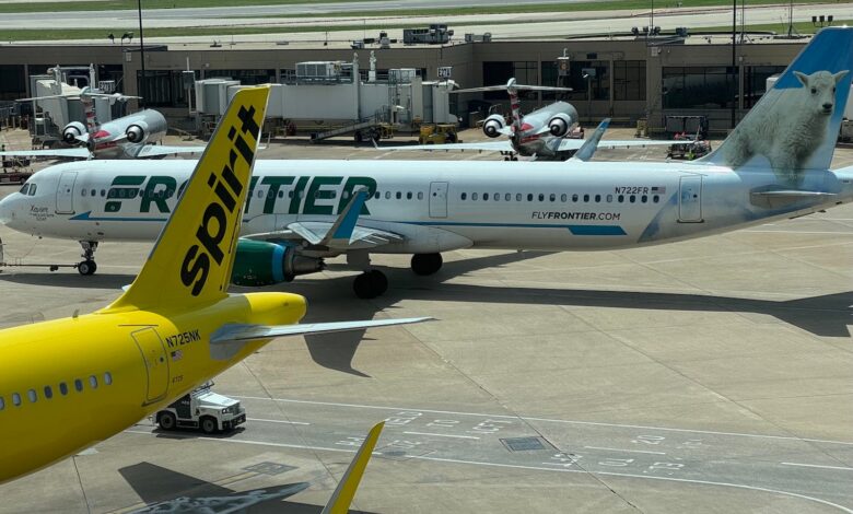 Low-cost carriers seek .5B fuel help as jet bills rise