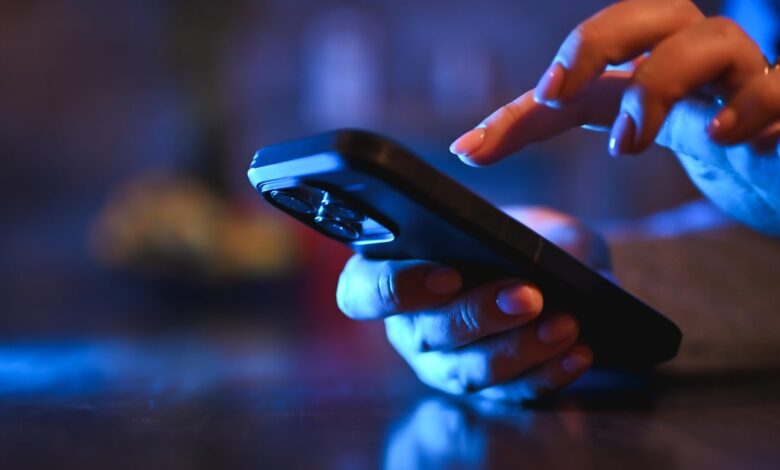 AI-fueled crypto scams surge: How WhatsApp fraud wiped 0,000