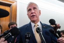 Tillis drops Fed hold, backs Warsh chair bid