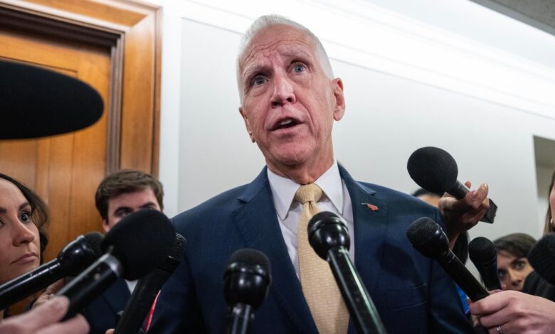 Tillis drops Fed hold, backs Warsh chair bid