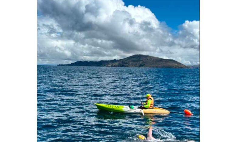 Nadar contra la altura: la hazaña de Gustavo Lores en el Titicaca