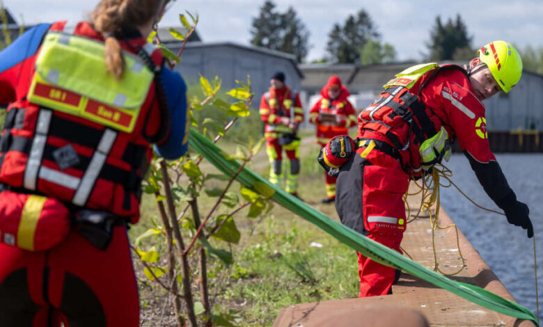 DLRG-Großübung in Oldenburg: Retter trainieren an der Hunte