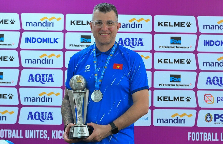 HLV Cristiano Roland và niềm tin vào bản sắc mới của U17 Việt Nam