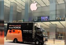 Honor’s Hong Kong Ad Truck Parks in Front of Apple Store—Orange-to-Orange?