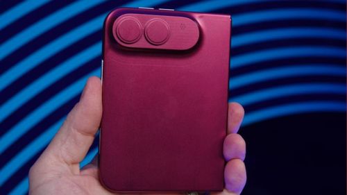 Apple’s foldable iPhone hint: what the 2026 buzz means