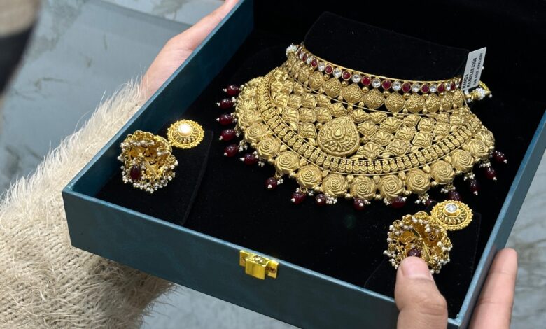 Gold unaffordable: South Asian brides shift to one-gram jewellery
