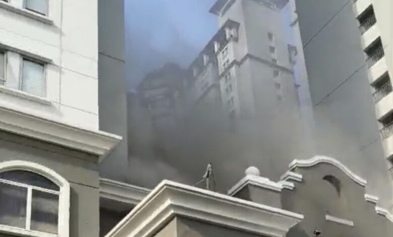 Kebakaran Apartemen di Tanjung Duren, 22 Unit Damkar Dikerahkan