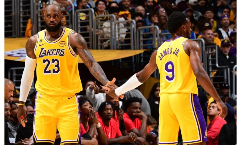 LeBron James faz história com o filho nos playoffs da NBA