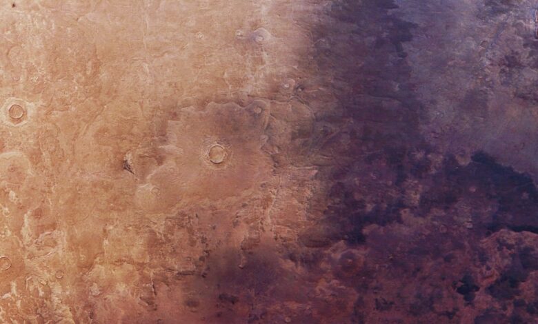 Mars orbiter reveals fast ‘darkness wave’ in Utopia Planitia—what winds uncovered