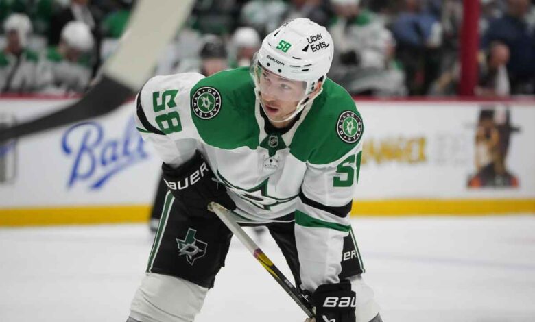 Stars’ Michael Bunting, Alexander Petrovic draw in for Game 6 vs. Wild