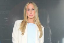 Wardrobe Mishap on Live TV: Nikki Glaser Turns Glitch Into a Perfect Comeback