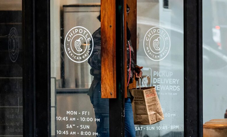 Chipotle’s sales uptick may reshape lunch prices