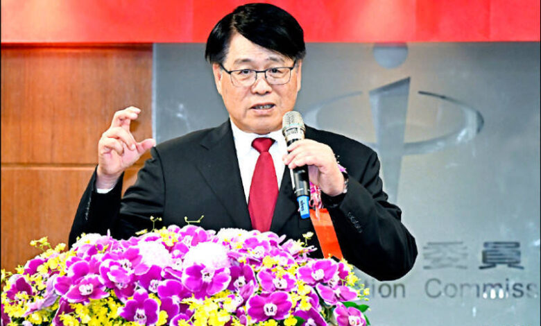 04/28 各報重點新聞一覽：中選會面臨多重挑戰、台股衝破4萬點