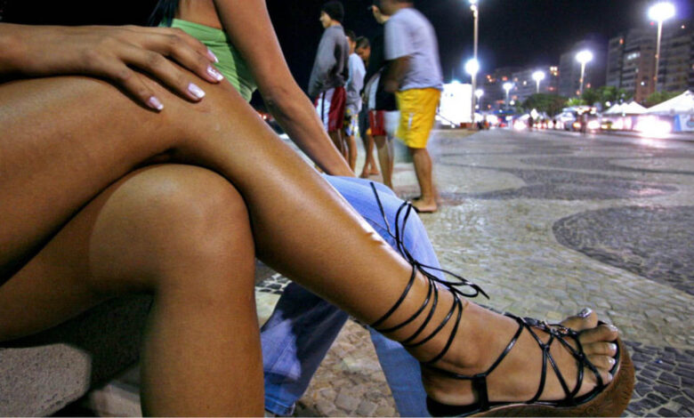 Bénin : Abomey-Calavi, une travailleuse de sexe confisque le portable d’un client