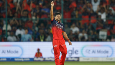 POWER PLAY UPDATE: LSG struggle to 35-1 v RCB