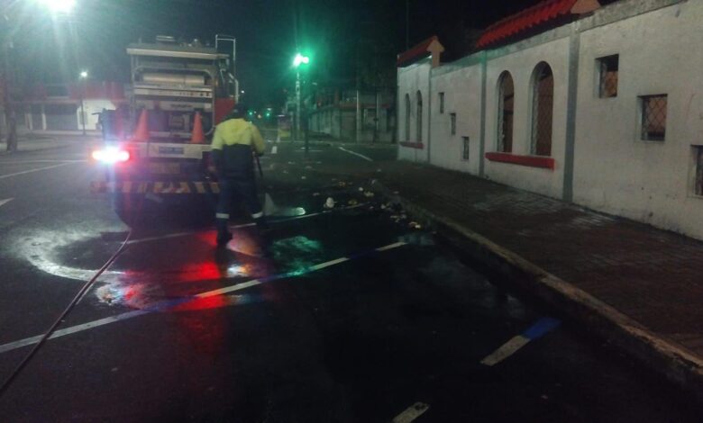 Conflicto por recolección de basura ante el toque de queda en Quito