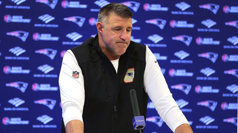 Patriots Back Mike Vrabel as New Photos Spark Fallout