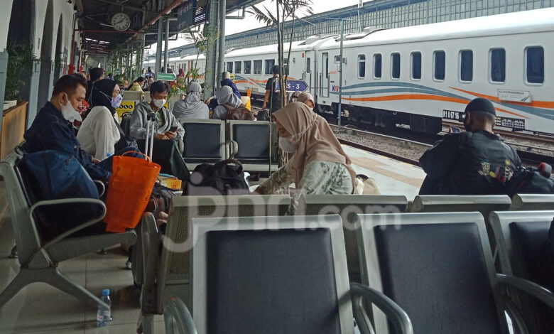 Daftar Kereta Api Jarak Jauh Batal Berangkat Imbas Kecelakaan di Bekasi