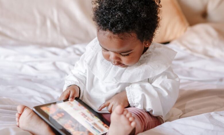 The Screen That Brought Comfort to a Newborn