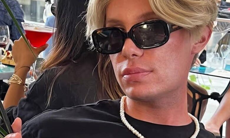 Блогер ослеп после пластики лица в Южной Корее