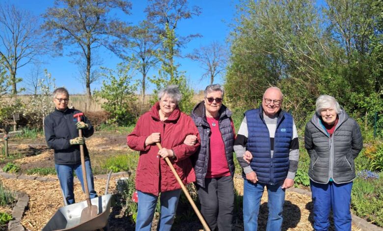 Helfende Hände für den Gemeinschaftsgarten in Hohenkirchen
