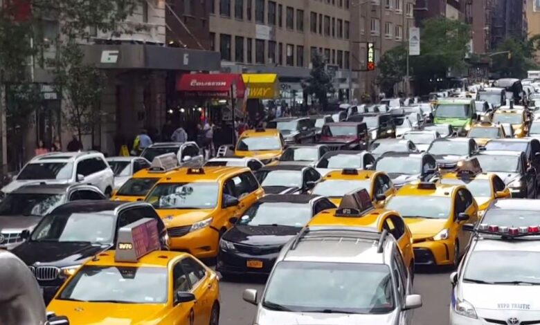 نیویارک فنڈنگ تنازع: 74 ملین ڈالر کی ہائی وے فنڈنگ روک پر جنگ