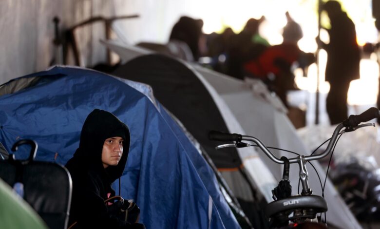 L.A. homeless agency to lay off 284 workers as county funding shifts